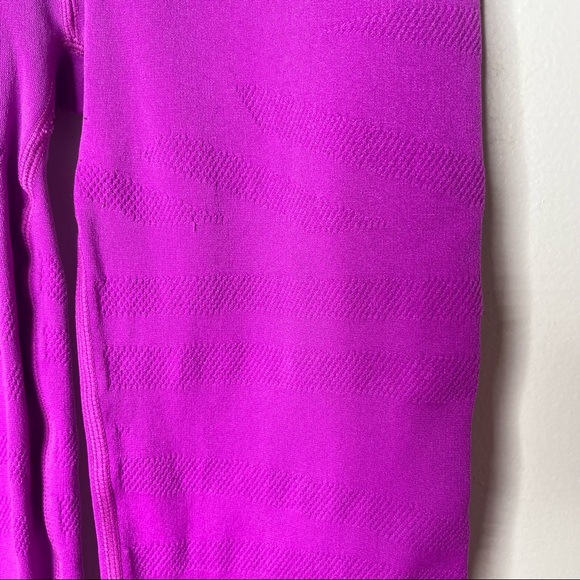 FABLETICS Sculptknot High Rise Barbiecore Leggings - Picture 10 of 14